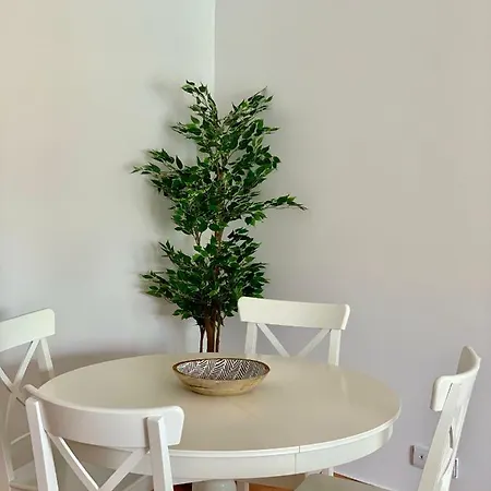 - Cozy And Quiet Апартаменты *