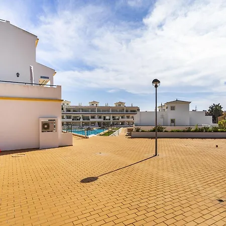 - Cozy And Quiet Apartment